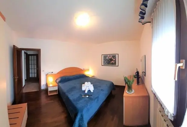 Comfort Tek Büyük Yataklı Oda, 1 Yatak Odası, Havuz Kullanımı, Bahçe Manzaralı