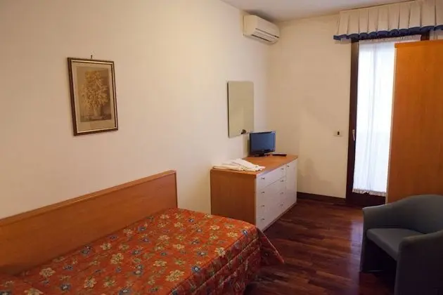 Economy Tek Kişilik Oda, 1 Yatak Odası, Havuz Kullanımı, Bahçe Manzaralı