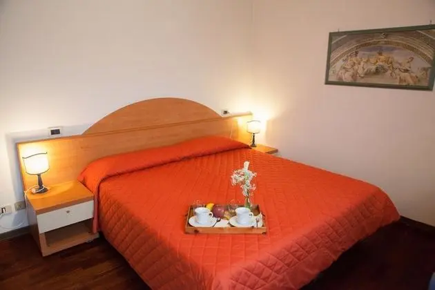 Family Tek Büyük veya İki Ayrı Yataklı Oda, 1 Yatak Odası, Mutfak, Zemin Kat