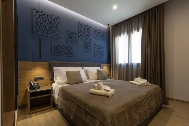 Deluxe Tek Büyük Yataklı Oda (103)