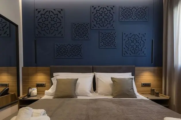 Deluxe Tek Büyük Yataklı Oda (103)