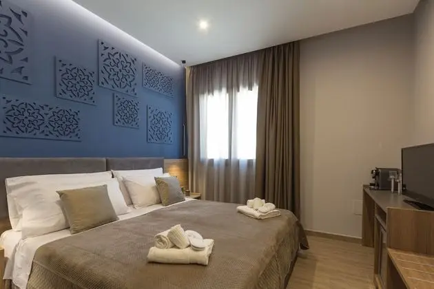 Deluxe Tek Büyük Yataklı Oda (103)