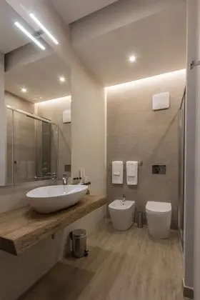 Exclusive Tek Büyük Yataklı Oda (107)