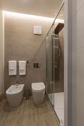 Exclusive Tek Büyük Yataklı Oda (107)