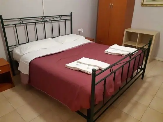 Tek Büyük veya İki Ayrı Yataklı Oda, Ortak Banyo