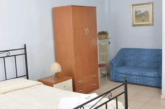 Tek Büyük veya İki Ayrı Yataklı Oda, Ortak Banyo