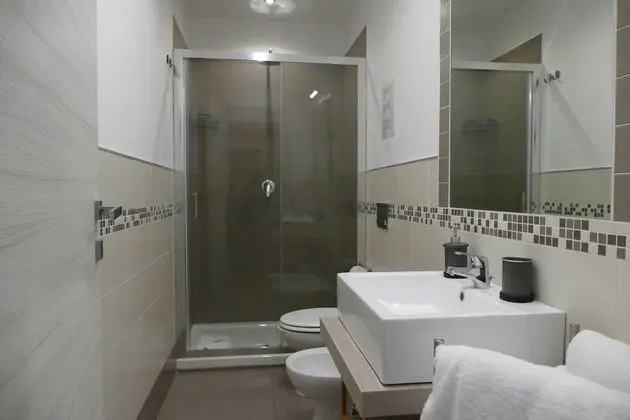 Tek Büyük Yataklı Oda, Banyolu/Duşlu