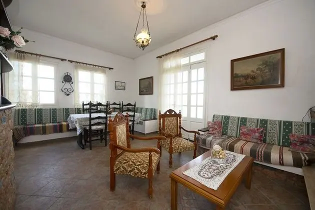 Traditional Ev, Deniz Manzaralı