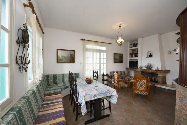 Traditional Ev, Deniz Manzaralı