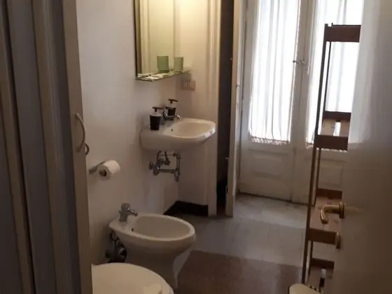 Basic Tek Büyük Yataklı Oda