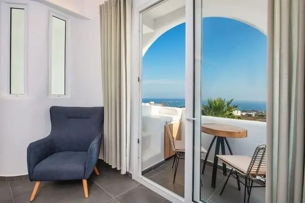 Deluxe Suite with Outdoor Hot Tub and Sea View