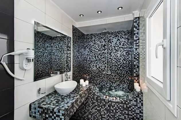 Deluxe Suite with Outdoor Hot Tub and Sea View
