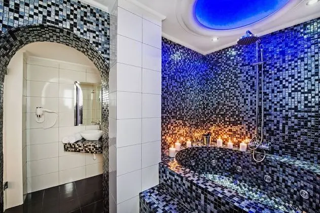 Deluxe Suite with Outdoor Hot Tub and Sea View