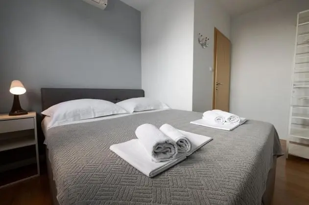 Apart Daire (Gianni - modern & great location - A3)