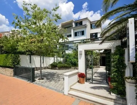 Stüdyo (Gianni - modern & great location - SA)