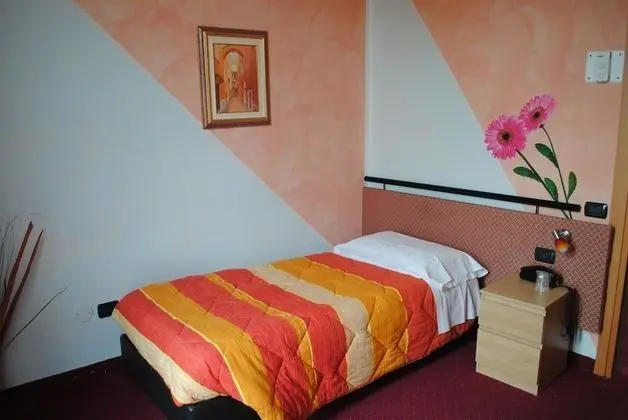 Üç Kişilik Oda, Balkon