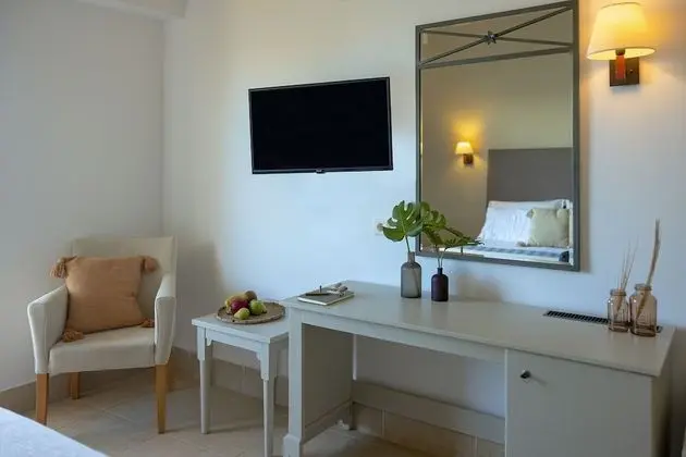 Standard Tek Büyük veya İki Ayrı Yataklı Oda, Denize Sıfır