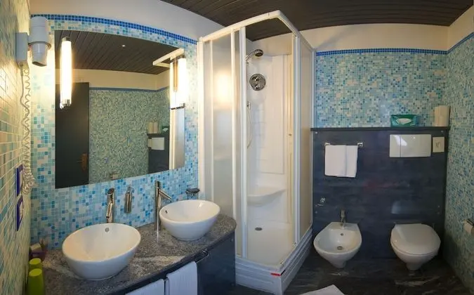 Superior Tek Büyük Yataklı Oda, Göl Manzaralı