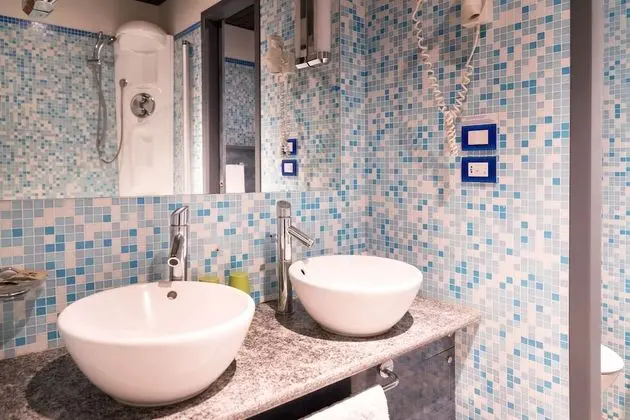 Superior Tek Büyük Yataklı Oda, Göl Manzaralı