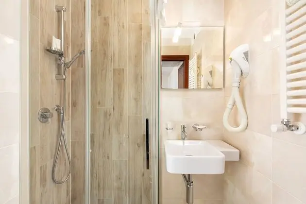Comfort Tek Büyük veya İki Ayrı Yataklı Oda