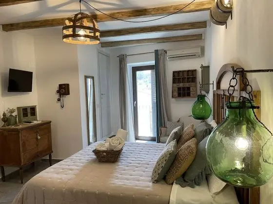 Deluxe Tek Büyük Yataklı Oda (Lemon)