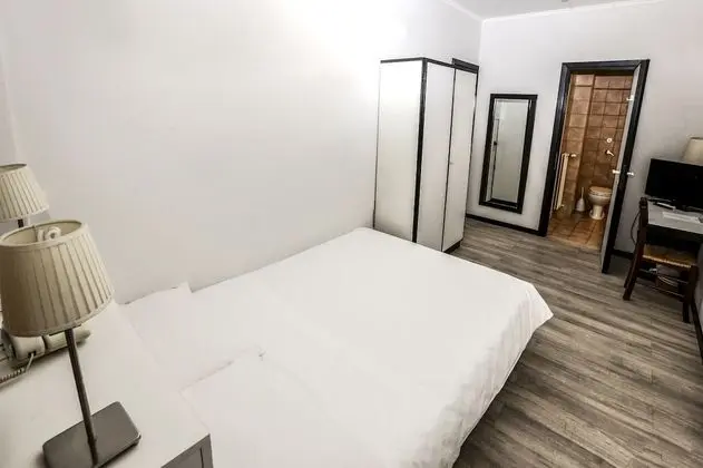 Büyük Yataklı Tek Kişilik Oda