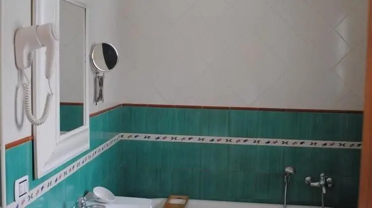 Classic Tek Büyük Yataklı Oda