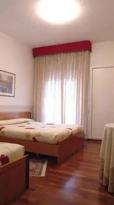 Üç Kişilik Oda