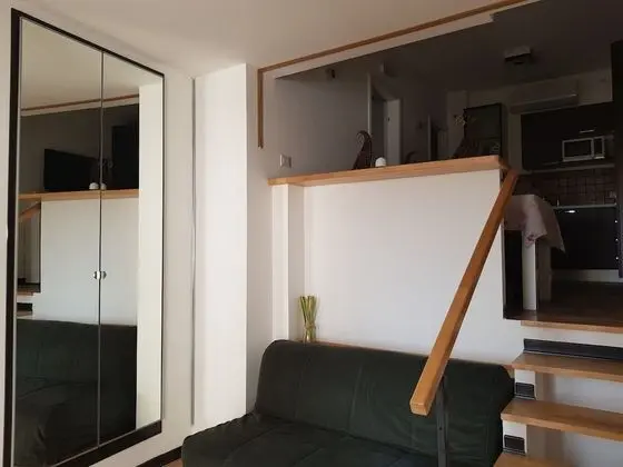 Apart Daire, Şehir Manzaralı (Peleo)