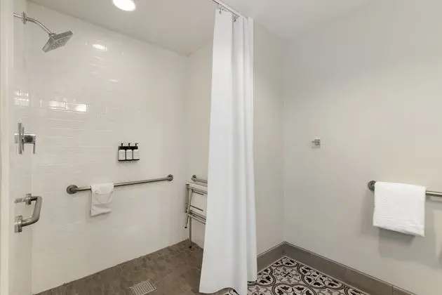 Comfort Tek Büyük Yataklı Oda, 2 Büyük (Queen) Boy Yatak, Engellilere Uygun