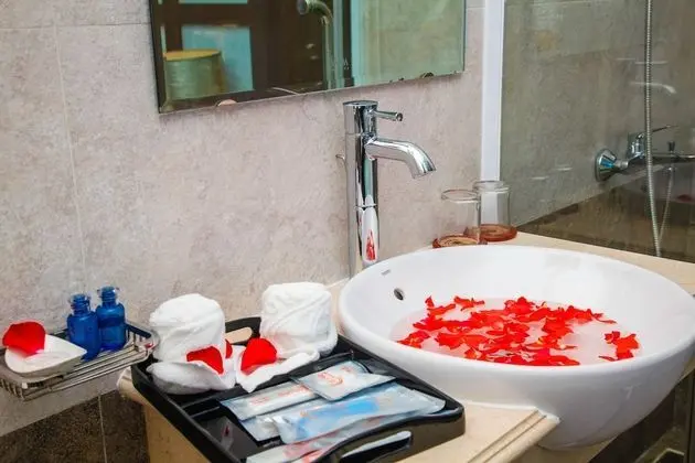 Deluxe Tek Büyük Yataklı Oda