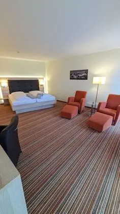 Junior Tek Büyük Yataklı Oda