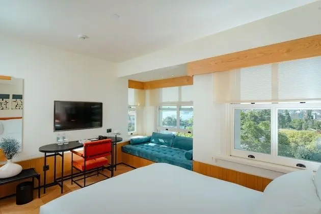 Superior Sea Or City View Room with BayWindow