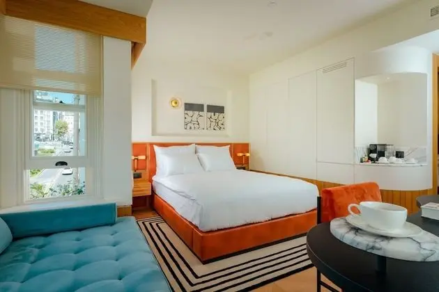 Superior Sea Or City View Room with BayWindow