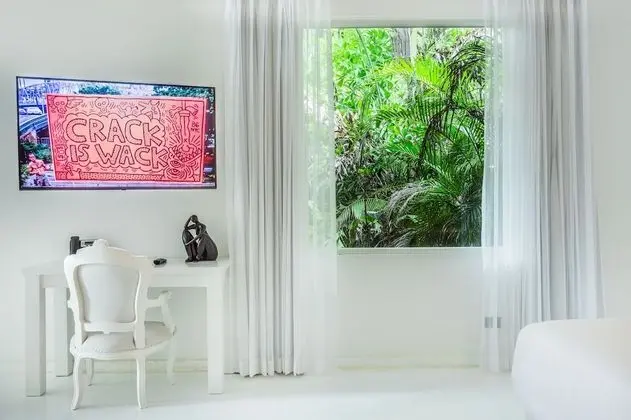 Gigi Hip Suite, Ocean View with Pool