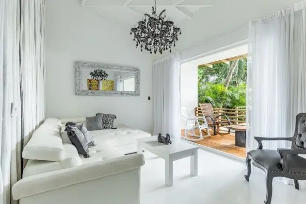 Gigi Hip Suite, Ocean View with Pool