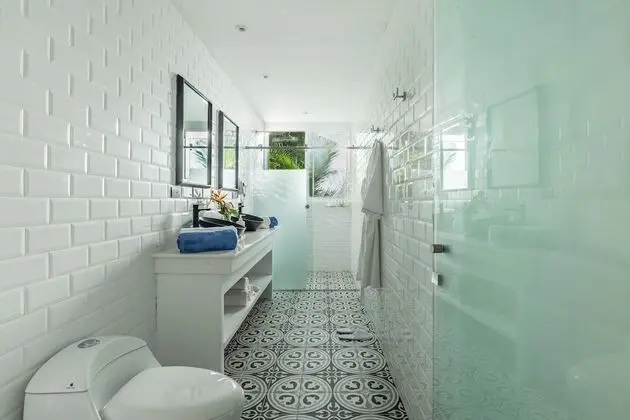 Gigi Hip Suite, Ocean View with Pool