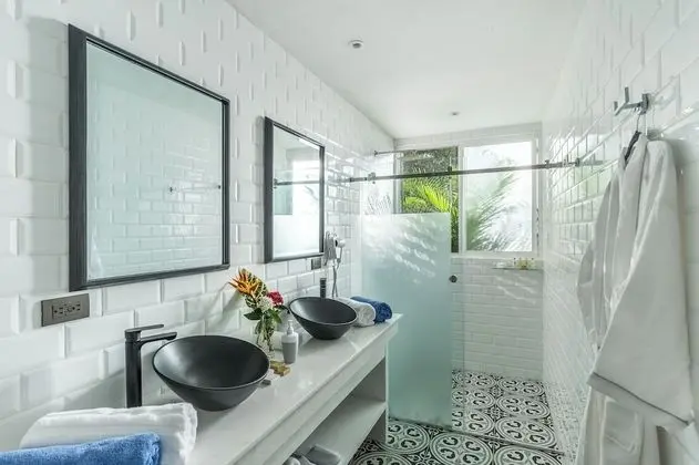 Gigi Hip Suite, Ocean View with Pool
