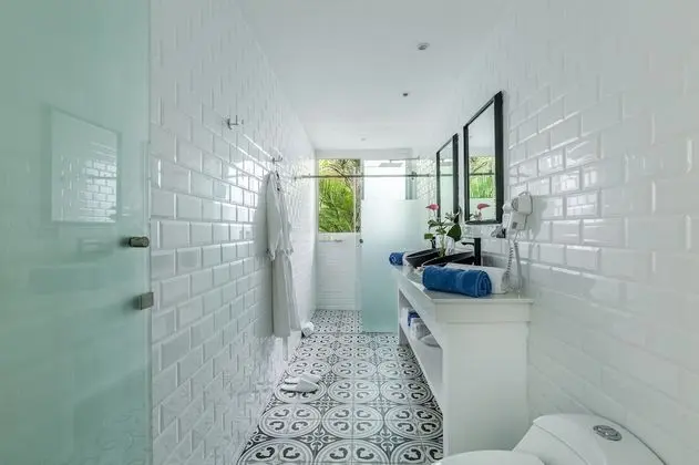 Gigi Hip Suite, Ocean View with Pool