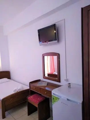 Üç Kişilik Oda