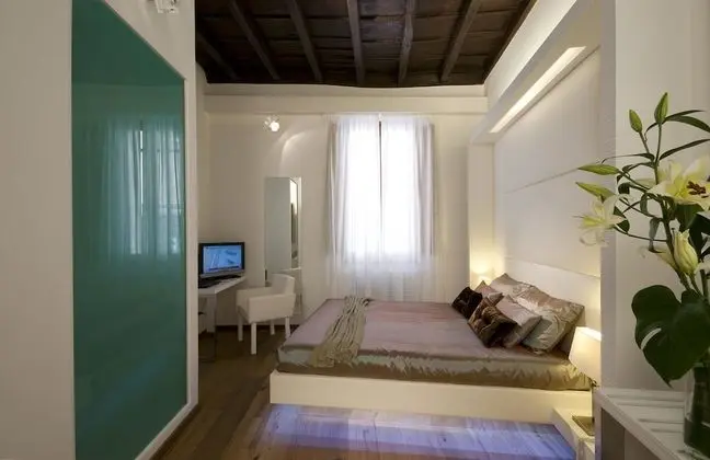 Classic Süit, 1 Büyük (Queen) Boy Yatak