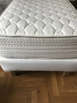 Üç Kişilik Oda