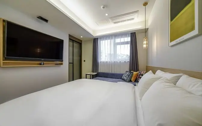 Premium Tek Büyük Yataklı Oda (Netflix)