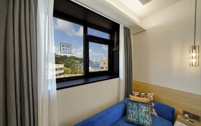 Premium Tek Büyük Yataklı Oda (Netflix)