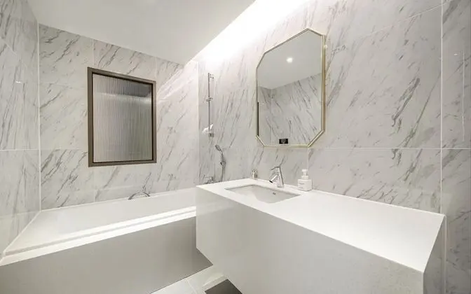 Premium Tek Büyük Yataklı Oda (Netflix)