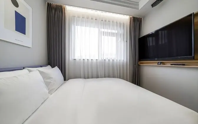 Standard Tek Büyük Yataklı Oda (Netflix)