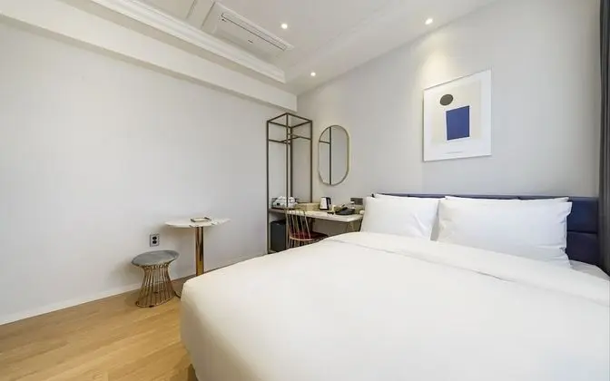 Standard Tek Büyük Yataklı Oda (Netflix)