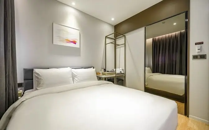 Standard Tek Büyük Yataklı Oda (Netflix)