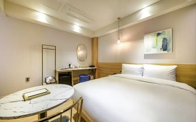 Standard Tek Büyük Yataklı Oda (Netflix)