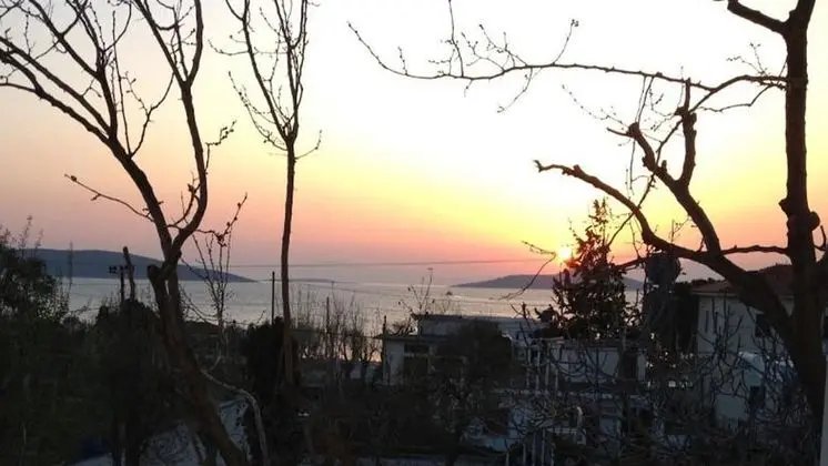 Üç Kişilik Oda, Deniz Manzaralı